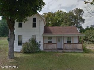 414 S Cherry St, Evart, MI 49631