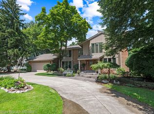 4641 Wendrick Dr, West Bloomfield, MI 48323