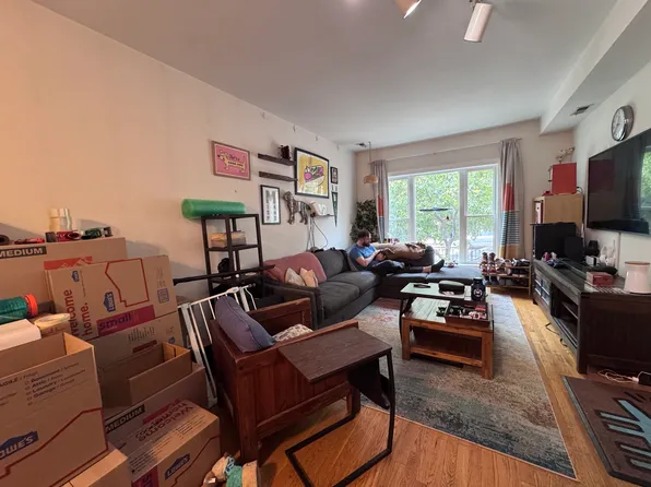1213 N Cleaver St APT 1, Chicago, IL 60642