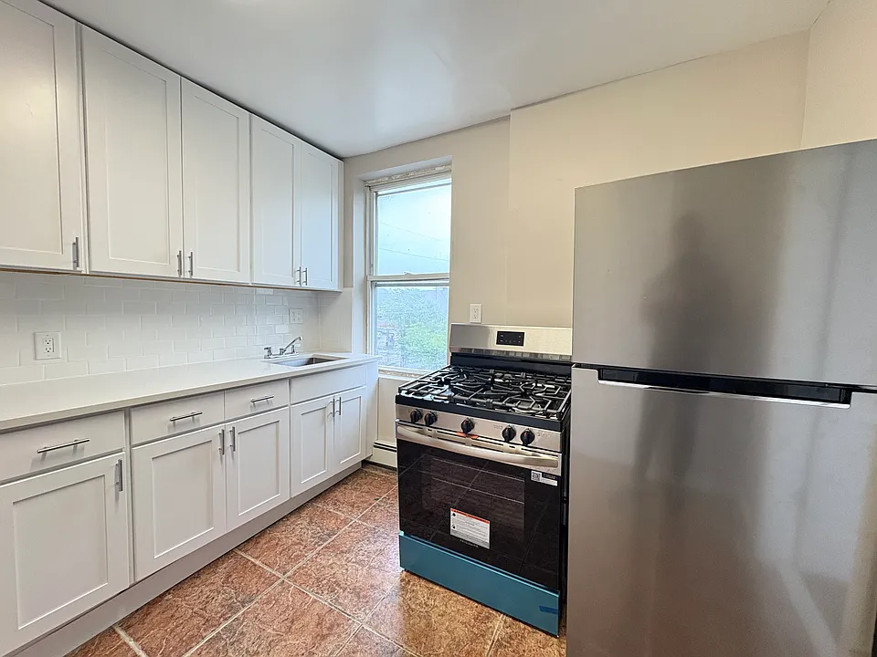 171 Delaware Ave #11