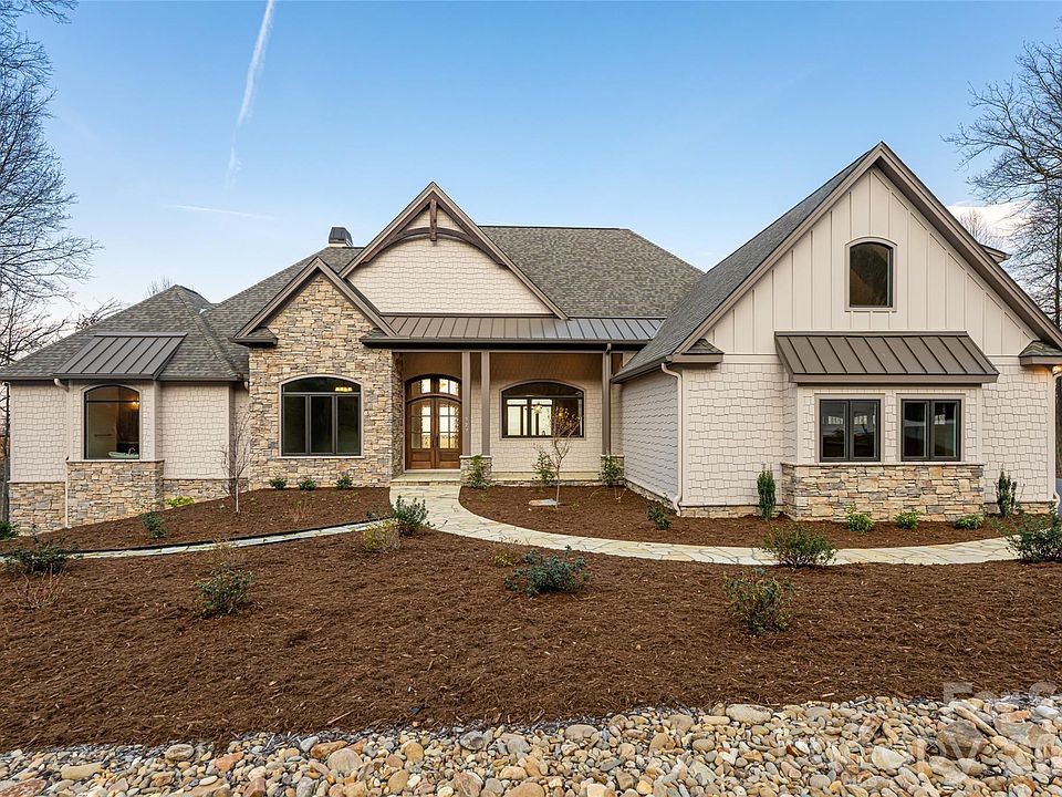 1st image of 527 Falkirk Way