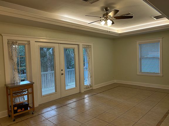 5th image of 115 NE 8th St #115