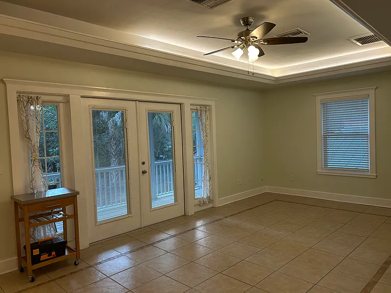 115 NE 8th St #115 — Photo 3