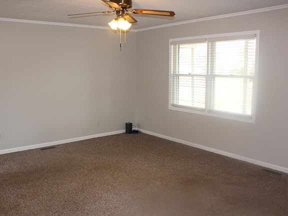 5th image of 102 Perry St