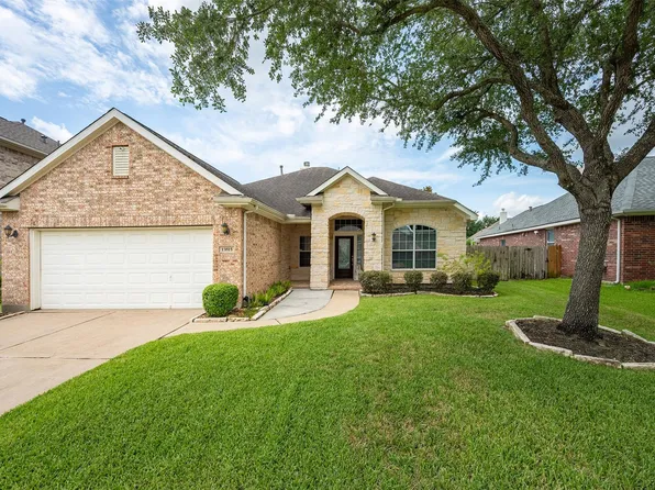 13815 Normandy Ct, Sugar Land, TX 77498