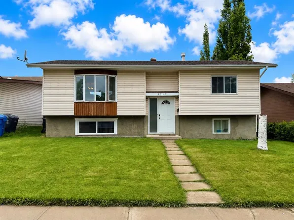 5712 E 55th St, Rocky Mountain House, AB T4T 1J7