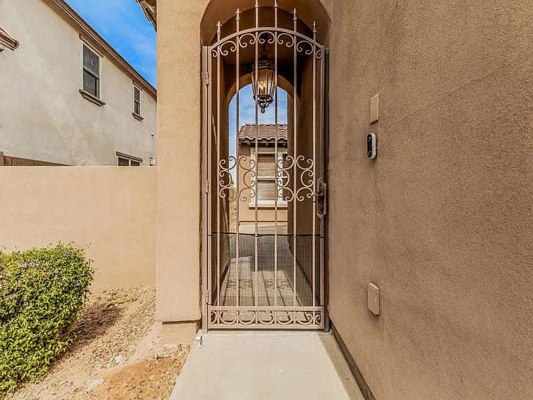 2288 E Wisteria Dr — Photo 28