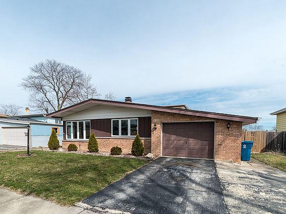 2nd image of 153 Kingston Pl
