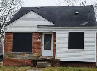 20950 Lancaster St, Harper Woods, MI 48225
