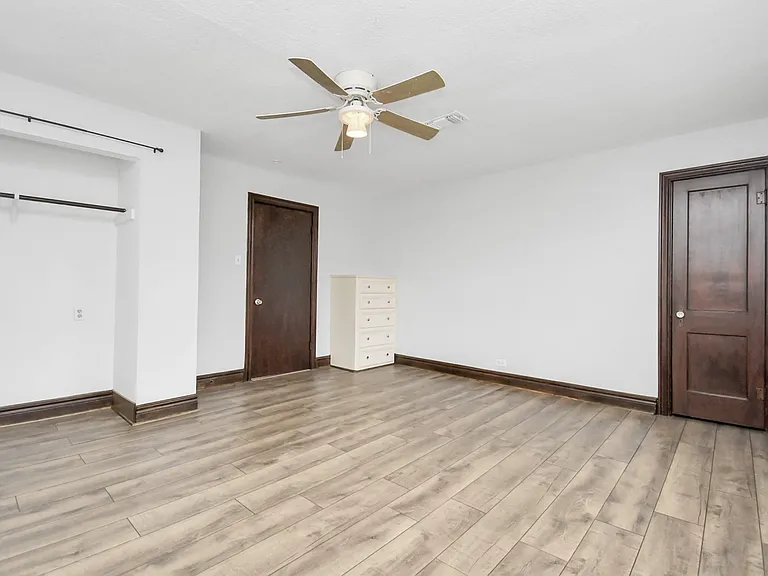 109 Amundsen St — Photo 14