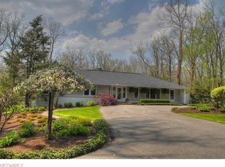 3850 Falls Rd, Moreland Hills, OH 44022