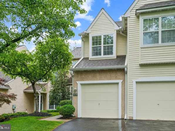 409 Country Club Dr, Lansdale, PA 19446