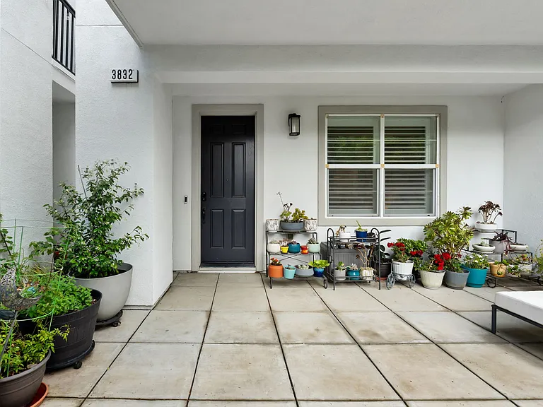 3832 Camino Loop — Photo 2