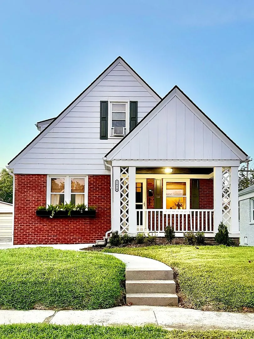 Available Now | Furnished 4br Home Steps From University Of Evansville | Utilities + Wi-Fi Included — Photo 1