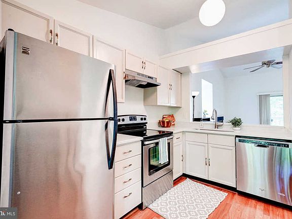 5th image of 2827 Yarling Ct