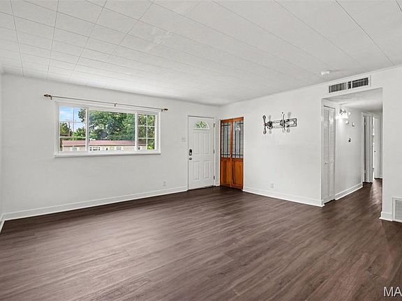 5th image of 283 Ramsey Ln