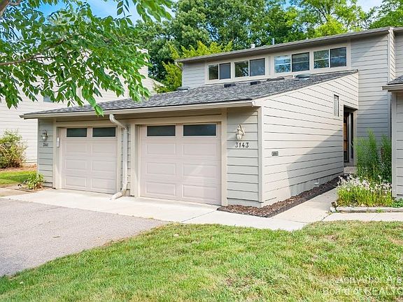 2nd image of 3143 Lake Haven Dr