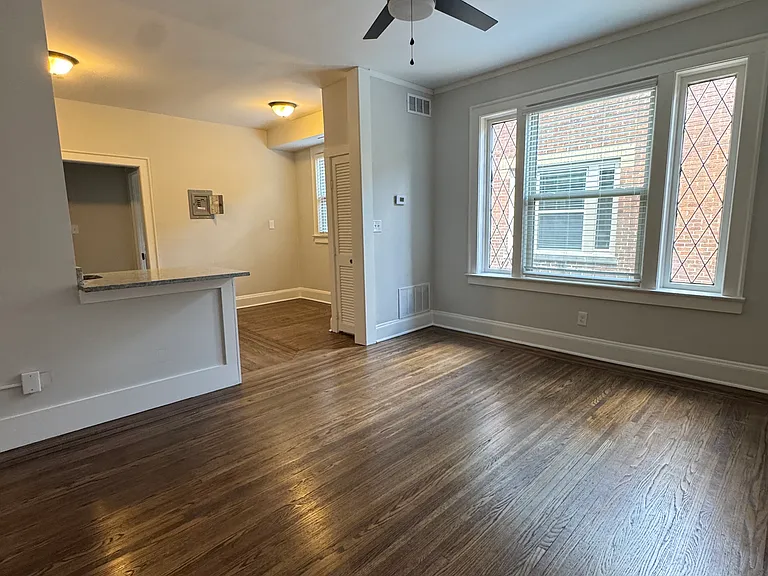 2115 Speed Ave #4 — Photo 6