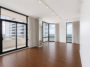 14 Greenway Plz Unit 19P, Houston, TX 77046