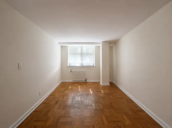 2752 Homecrest Ave #101, Brooklyn, NY 11235