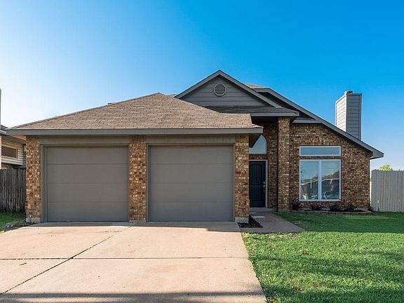 3rd image of 820 Over Ridge Dr