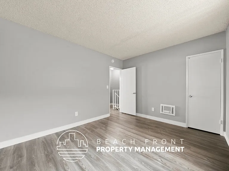 910 Enterprise Ave. — Photo 17