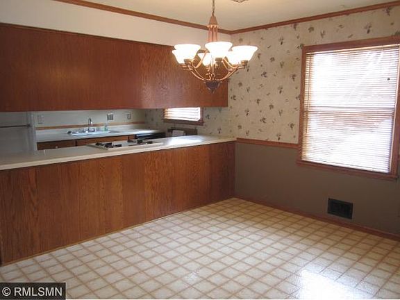 4th image of 1140 Park Ct