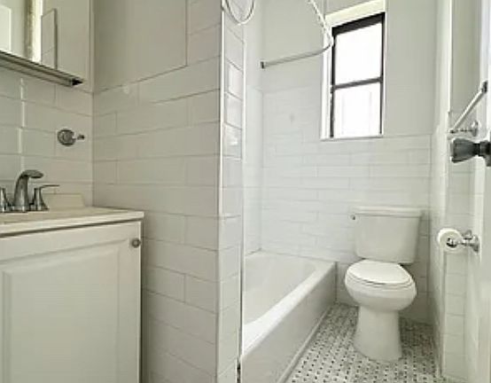 3rd image of 605 E 16th St #55