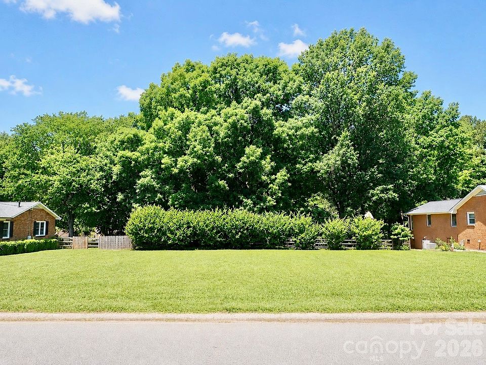 1st image of 19832 Floral Ln