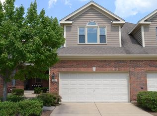 3748 King George Ln, St Charles, IL