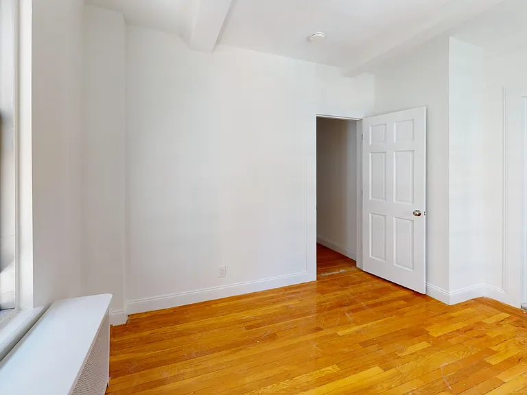 301 E 38th St #12H — Photo 6