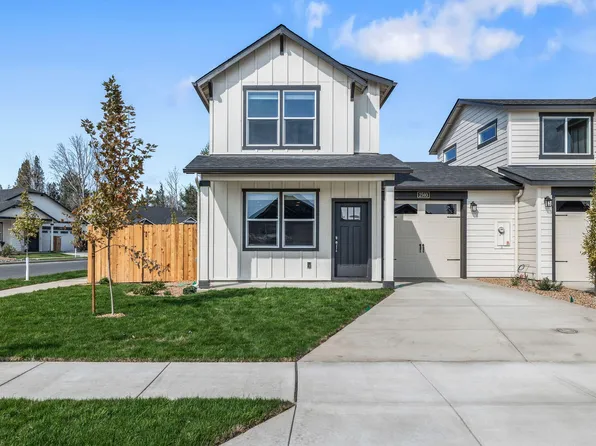 3475 NW 8th St #15, Redmond, OR 97756
