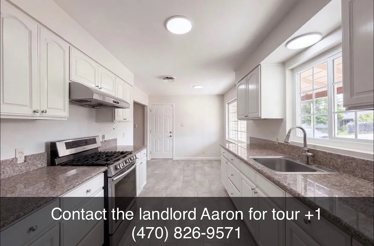 3 bed, $2,667 — Photo 2
