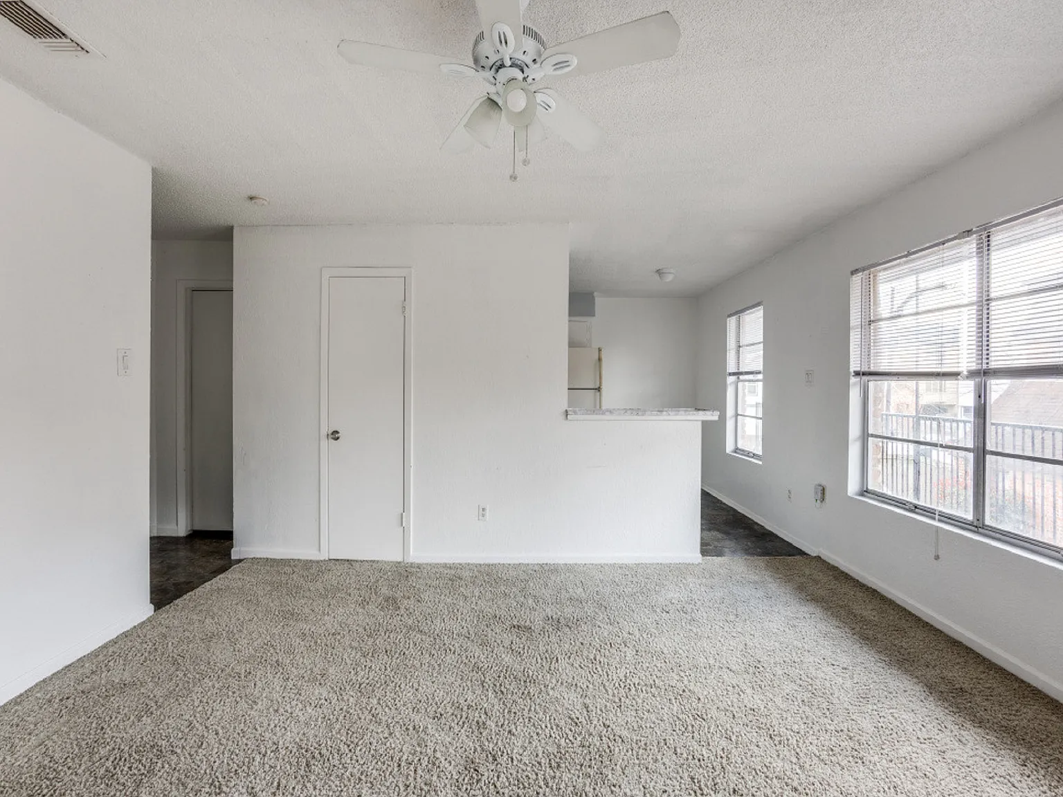 Chenevert Apartments — Photo 3