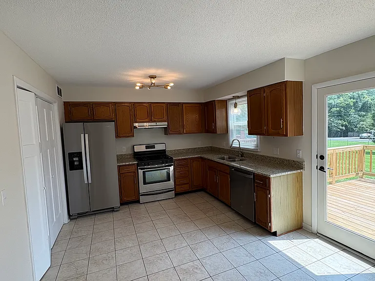 1476 Highway 126 #B8 — Photo 16