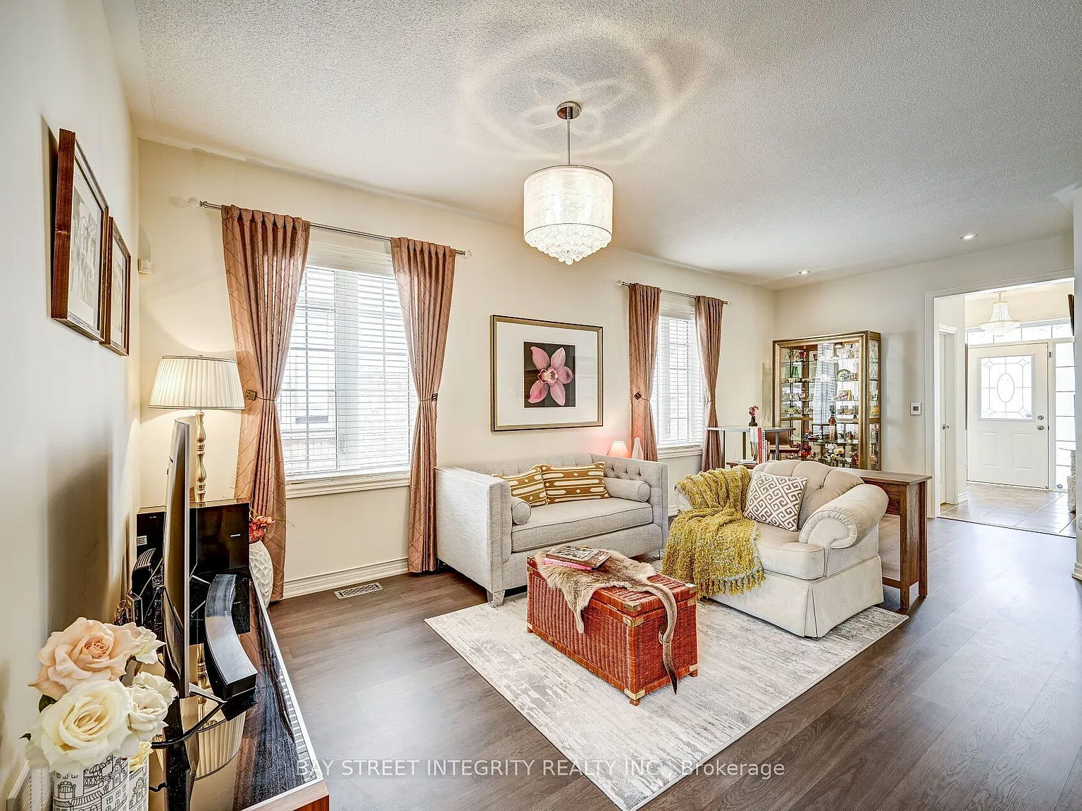 4 bed, $3,800 — Photo 4