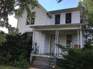 617 N Chestnut St, Princeton, IL 61356