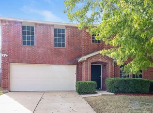 525 Linacre Dr, Crowley, TX 76036