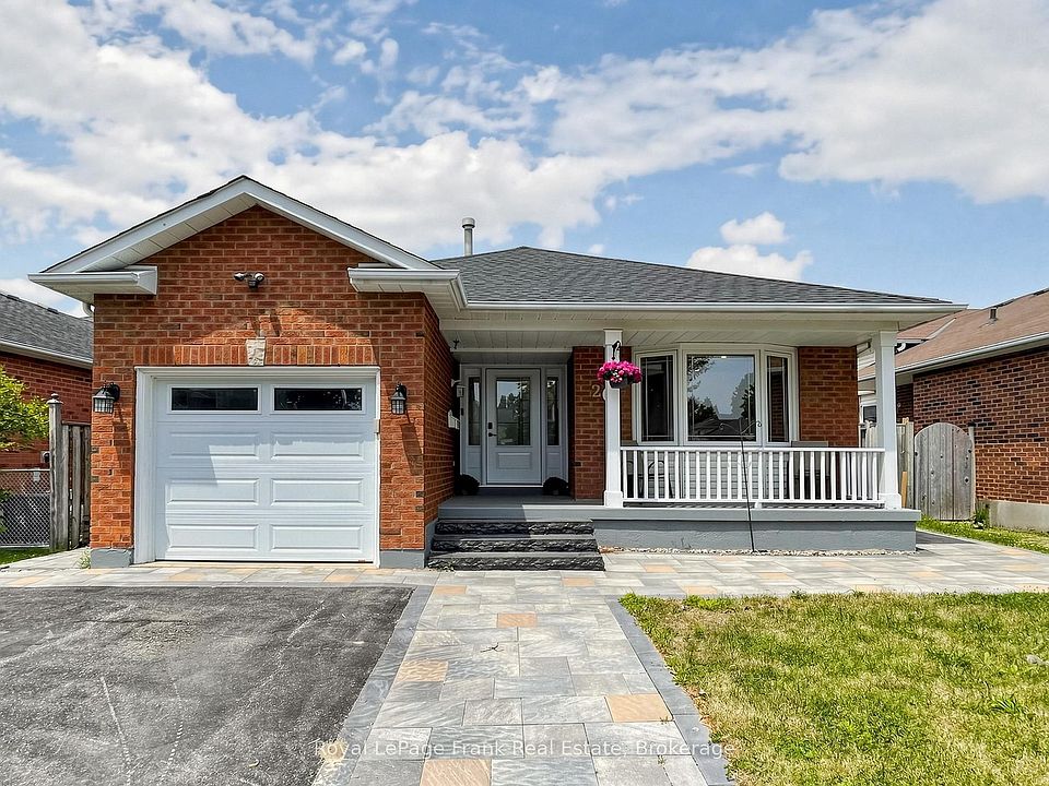 1st image of 20 Strathallan Dr