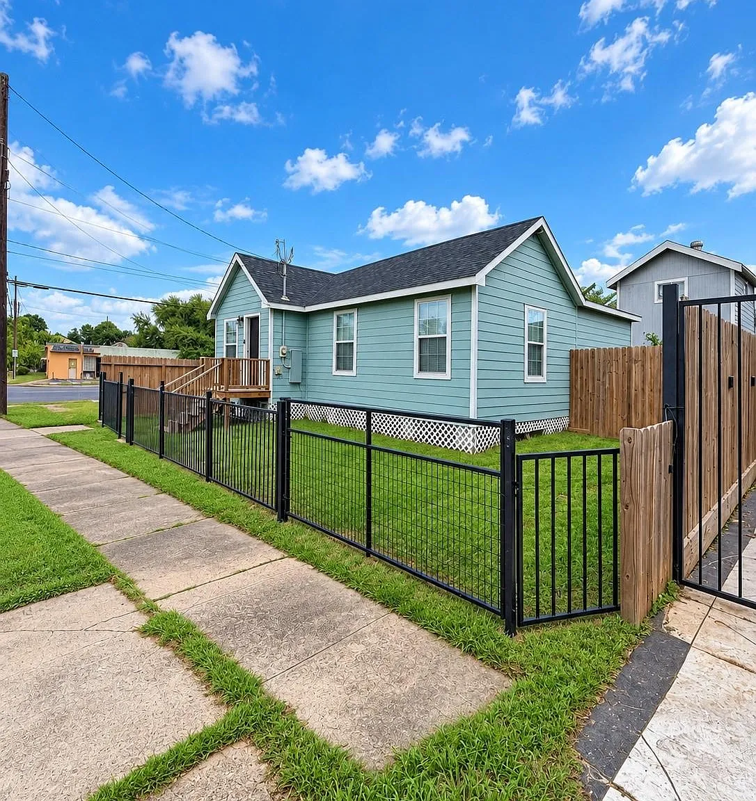 2 bed, 1.5 bath, 1072 sqft, $1,700 — Photo 1