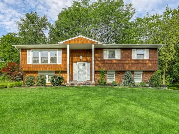 9 Strathmore Drive, New City, NY 10956