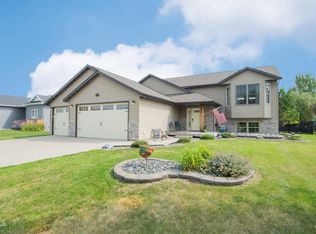 2304 36th St S, Moorhead, MN 56560