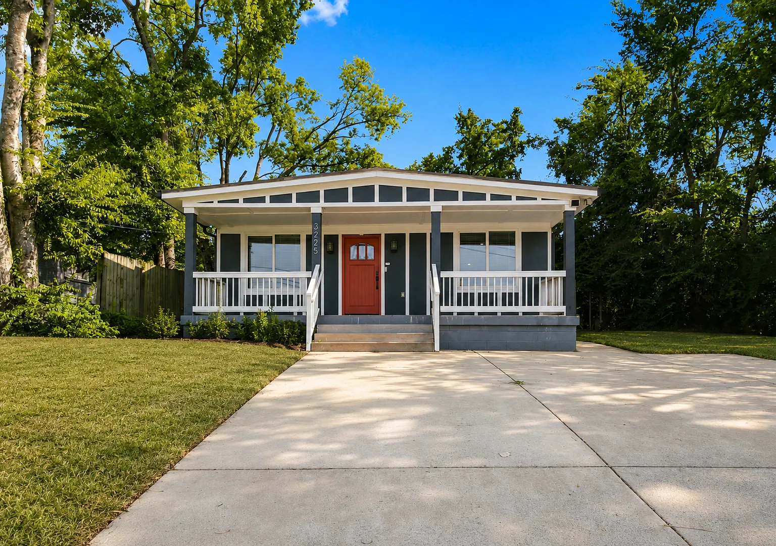 Modern 3 Bedroom in The Nations — Photo 1