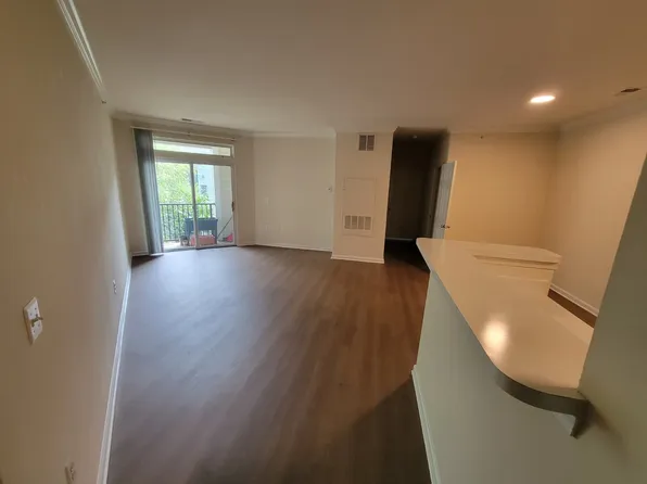 5204 Tuckerman Ln APT 406, Rockville, MD 20852