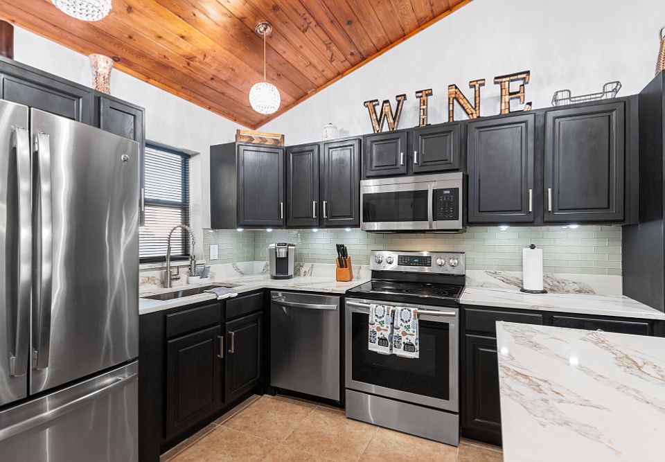 1st image of 49 Aspen Dr #49