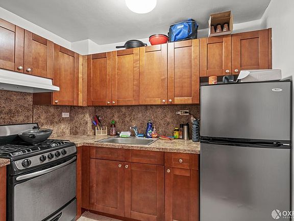 3rd image of 650 Washington St #1QQ