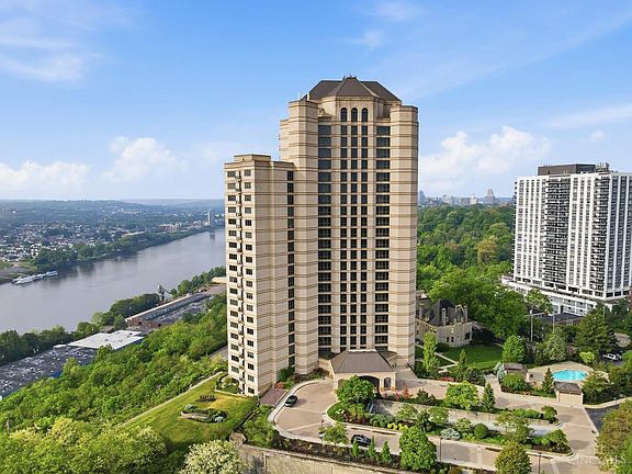 2nd image of 1201 Edgecliff Pl Unit 1192
