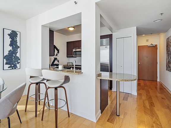 4th image of 425 1st St Unit 2107