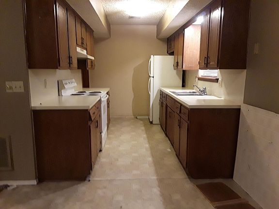 4th image of 325 Dustin Dr