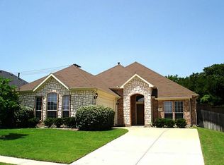 2711 Meadow Lake Dr, Grand Prairie, TX 75050